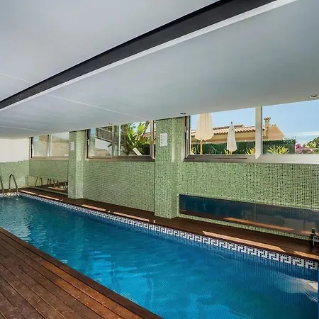 Atemberaubende Mit Whirlpool, Beheiztem Pool Und Meerblick In Aucanada Feriehus